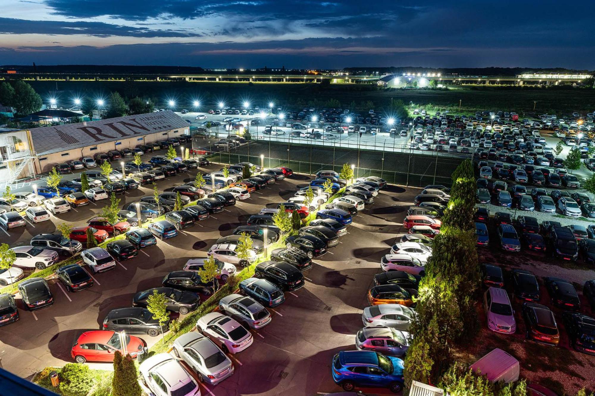 Rin Airport Hotel Otopeni Exterior foto